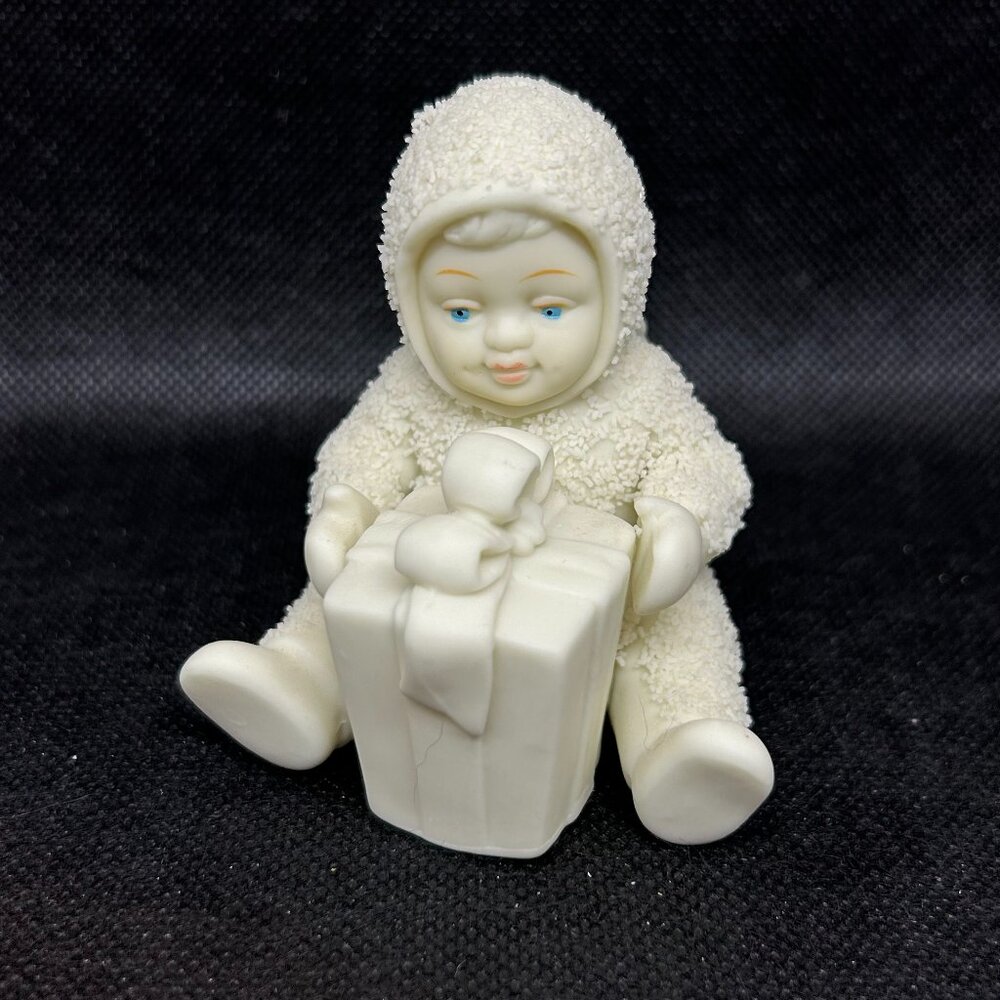 Department 56 Snowbabies "Can I Open It Now" 1993 Event Piece